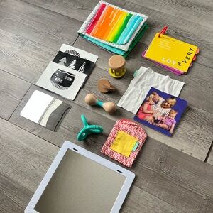 Lovevery Charmer Play Kit 3-4 months